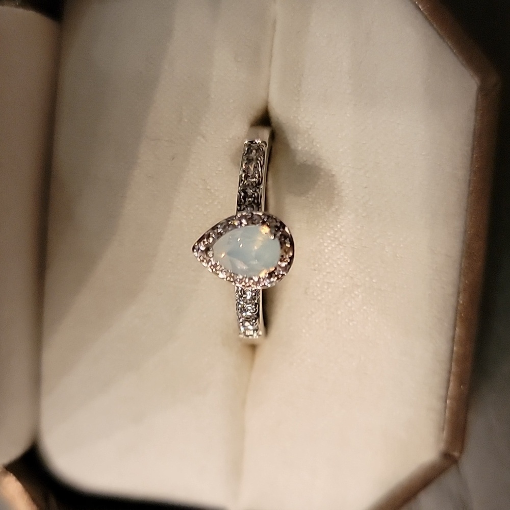 Size 8 Ring Bundle - Picture 7 of 7